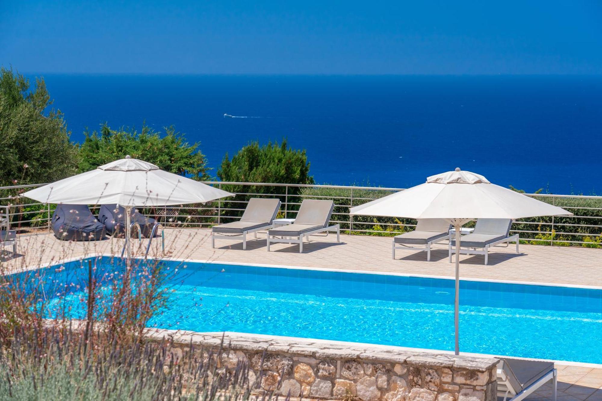 Blue Horizon Cottages Tzamarelata Extérieur photo