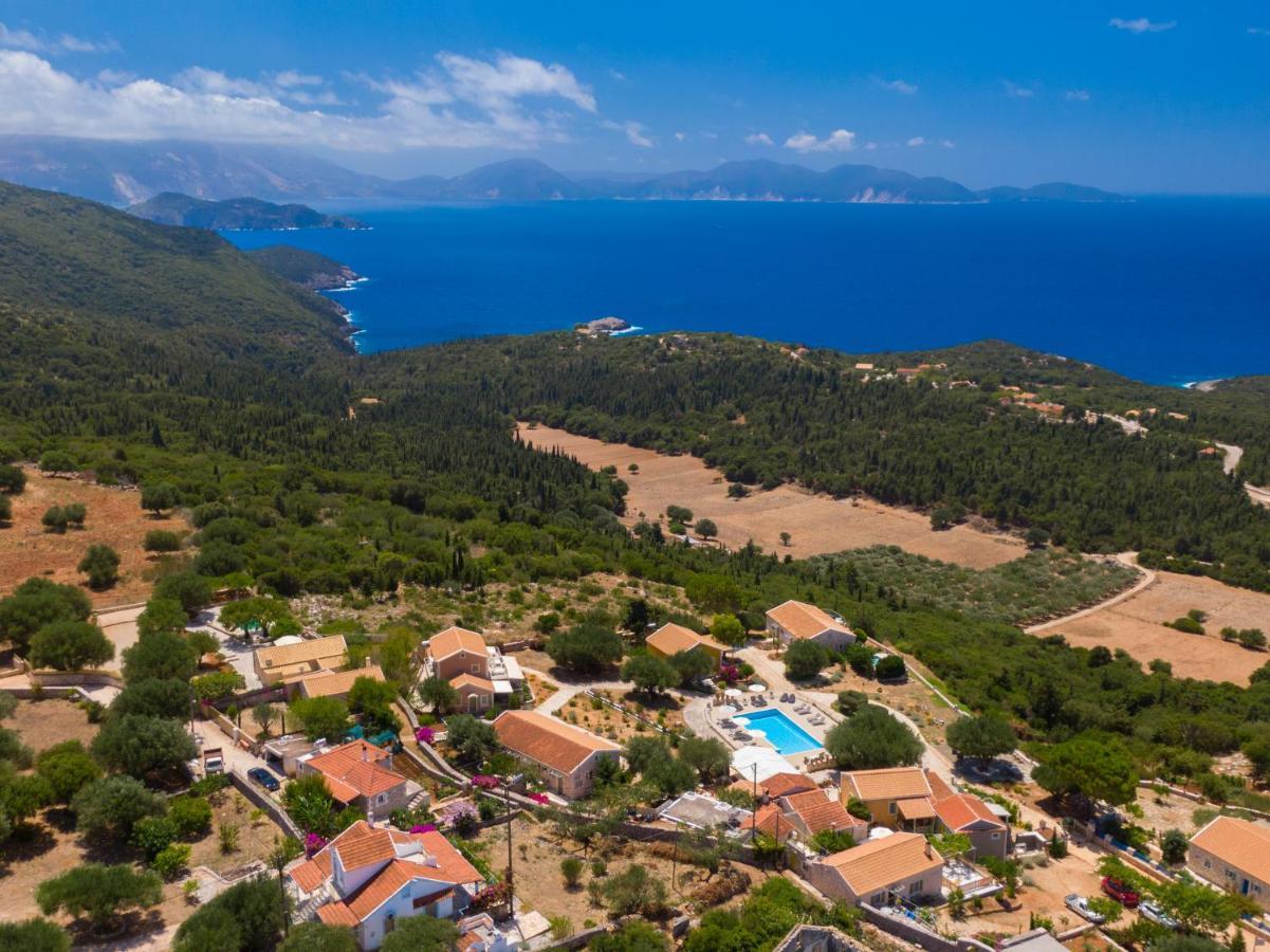 Blue Horizon Cottages Tzamarelata Extérieur photo