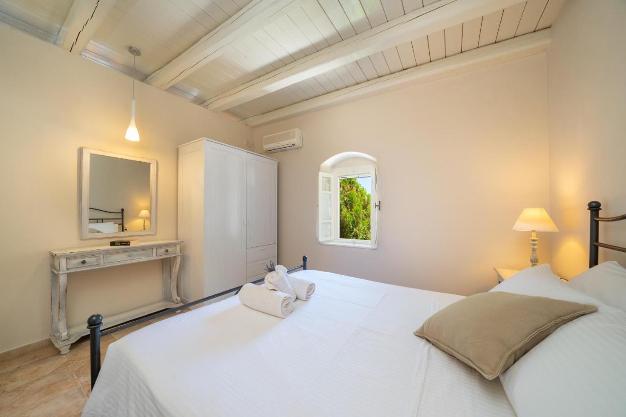 Blue Horizon Cottages Tzamarelata Extérieur photo