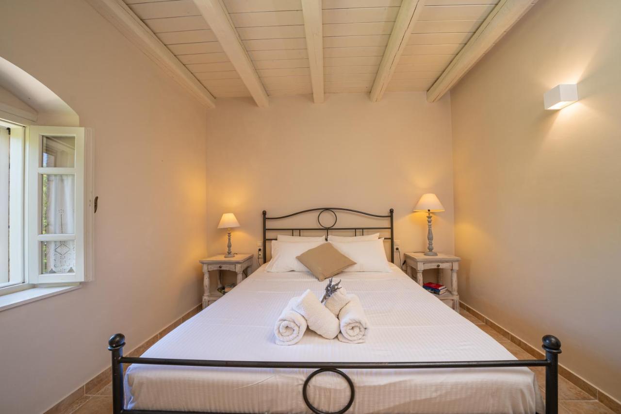 Blue Horizon Cottages Tzamarelata Extérieur photo